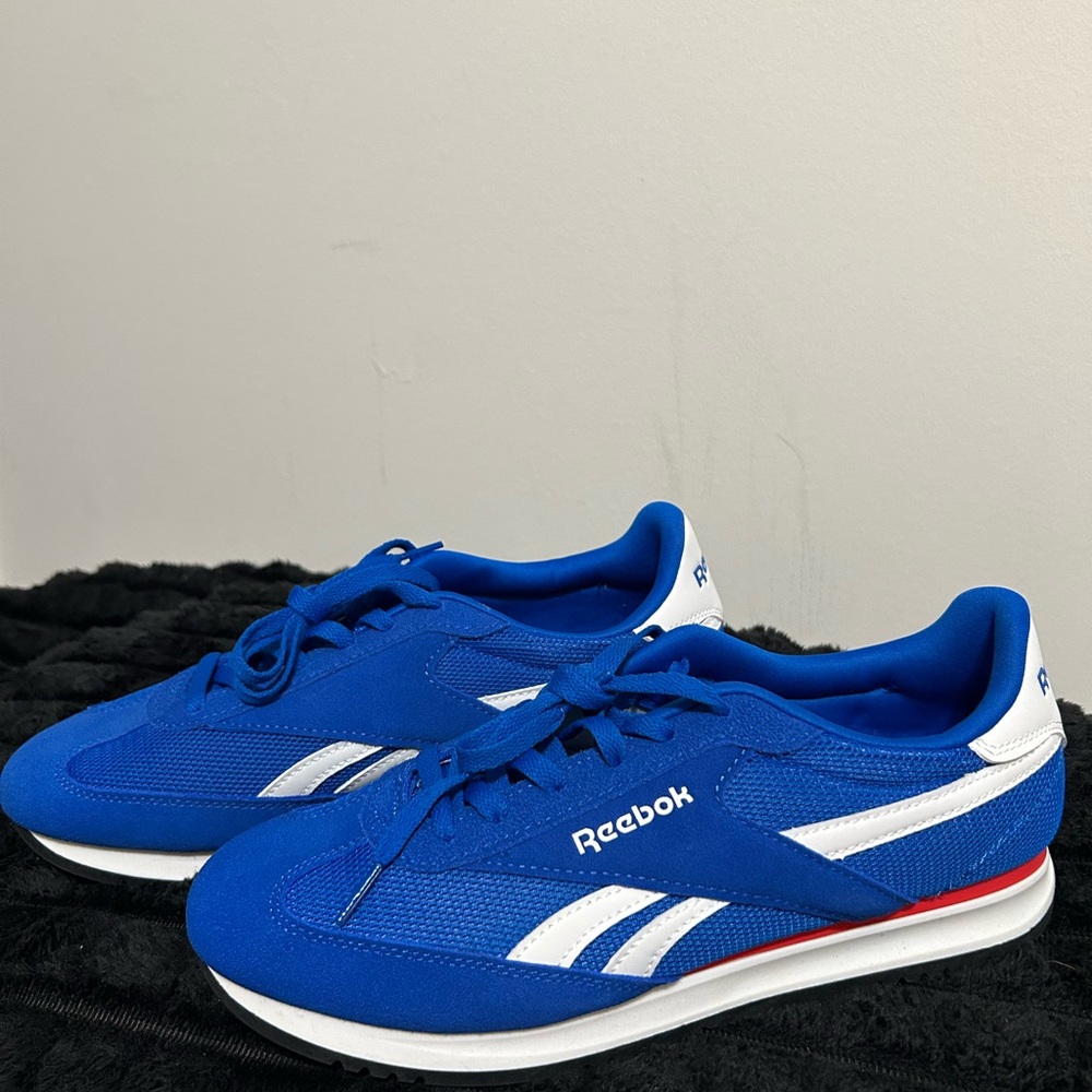 NEW Reebok SIZE 11M Royal Blue and White Sneakers